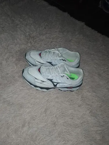 Tênis esportivo Mizuno plus 