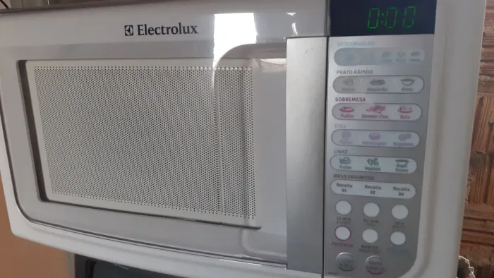 Microondas da Electrolux 23 Litros.em muito bom estado