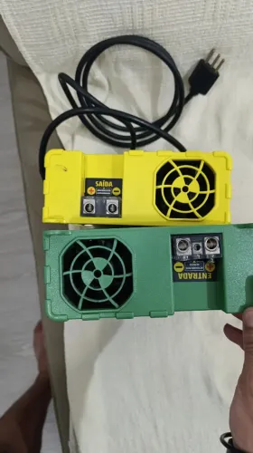Inversor e fonte vendo os dois 600