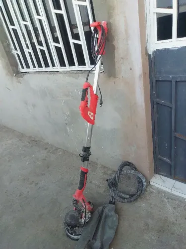 Lixadeira girrafa