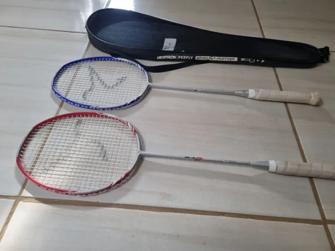 Vende-se raquete de bedeninton
