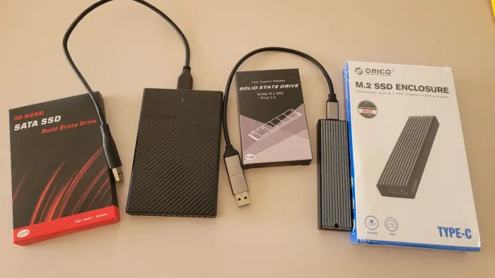 Kit ssd nvme 512gb + ssd sata 512gb + cases