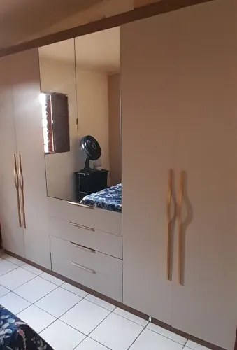 Vendo guarda roupa casal
