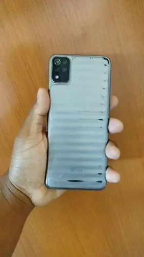 LG k42 64Gb de memória..