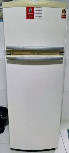 Vendo geladeira em ótimo estado de conservação 