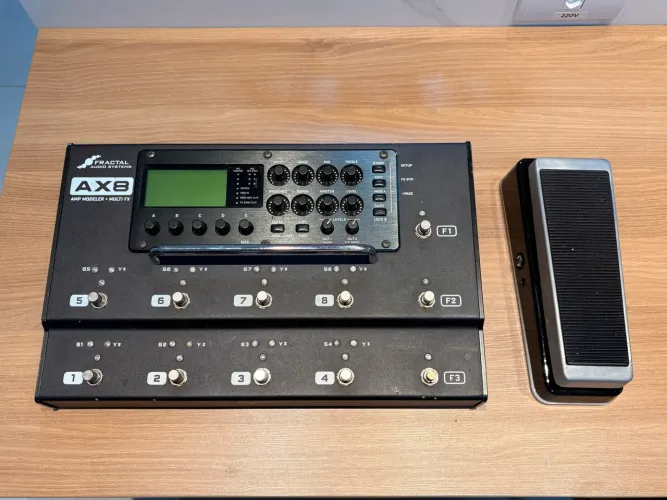 Fractal Ax8 + pedal de expressão (tipo Mission SP1). PARA VENDER ESSA SEMANA!