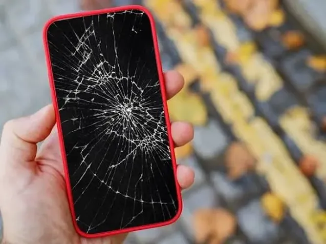 Compro iphone com tela quebrada - com icloud e senha