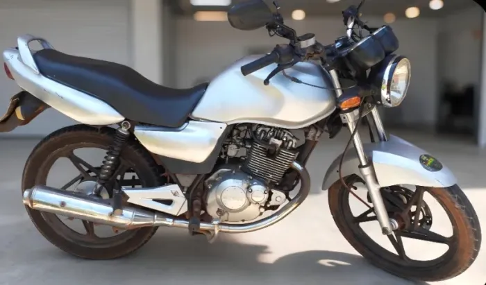 Suzuki Yes 125 2008 prata revisada pneus novos