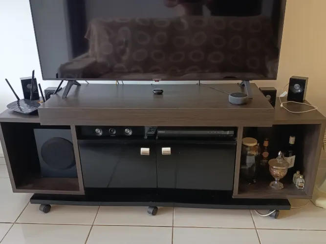 Vendo Rack + sofá 3 lugares
