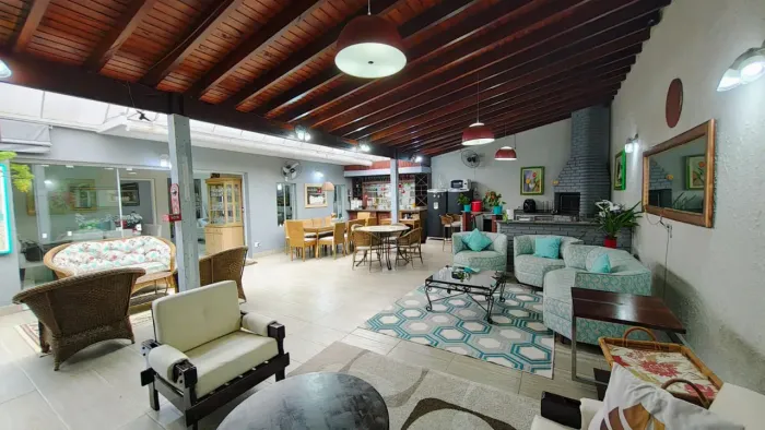 CASA EM CONDOMÍNIO FECHADO, SÃO 320 M2 DE ÁREA CONSTRUÍDA, 04 SUÍTES, JARDIM ADALGISA - OS
