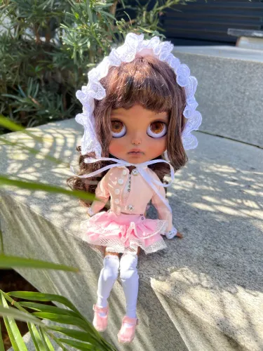 Boneca Blythe Tbl customizada + roupinha