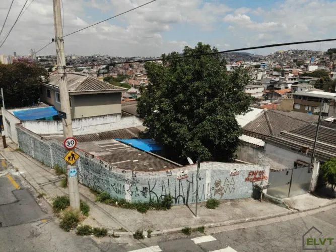 Ponto Comercial no Jardim Peri | 250m², 4 Vagas e 2 Casas.