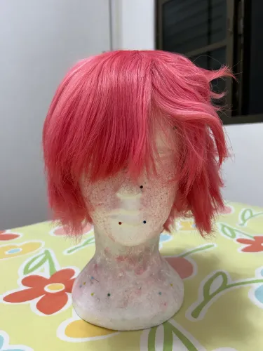 PERUCA ROSA COM VERMELHO