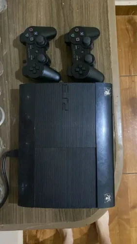 Ps3 destravado 2 controles alguns jogos 