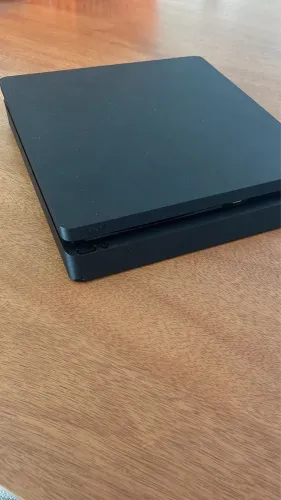 Ps4 slim com 1T de armazenamento