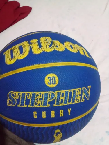 Bola de basquete Wilson ( semi nova )