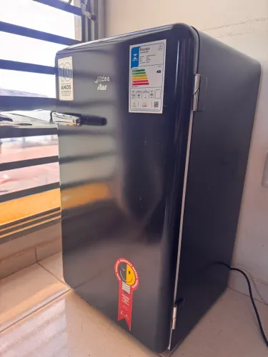 Frigobar Midea Retrô Preto Ônix 95L 220V ? Semi Novo