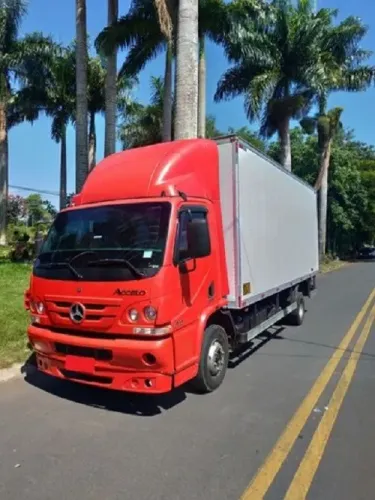 Mercedes-Benz Accelo 815 Bau 2015