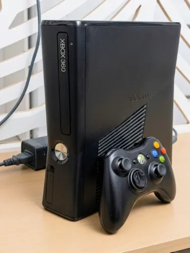 Xbox 360 Slim + Kinect  + Jogos no HD interno 