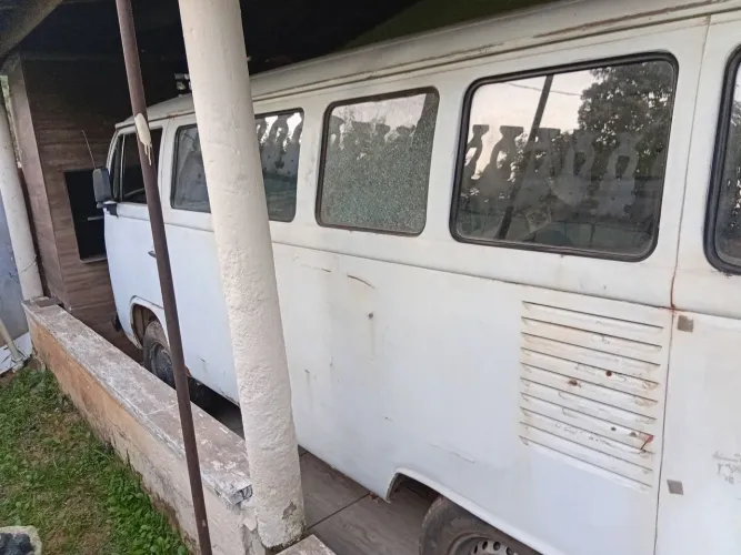 Volkswagen Kombi Standard/ Luxo/ Serie Prata 1996