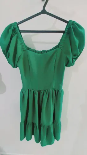 Lindo vestido verde encantador - elegante e versátil - pouco usado