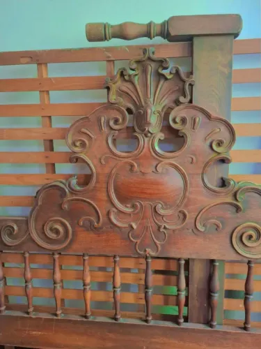 Vendo Cama Colonial madeira maçica