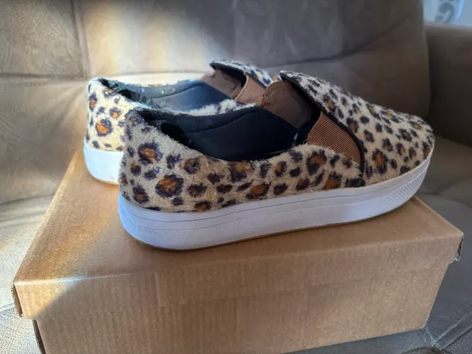 Vendo sapato onça veludado N36.