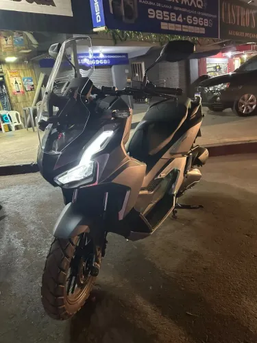 Honda ADV 2026 automática apenas 900km