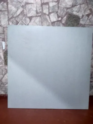 Vendo16 placas  de porcelanato acetinado Portinari cinza de 1x1m.. 