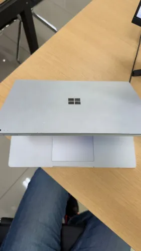 Surface Book 2 i5 7300u 2.60 2.71ghz bateria inchada mas funcionando perfeitamente