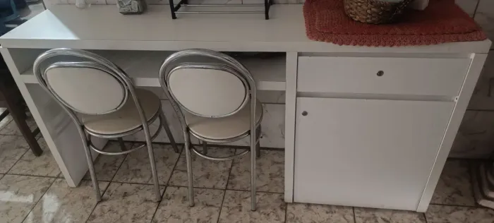 Vende-se móvel em MDF reforçado.