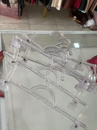 Cabide de acrílico