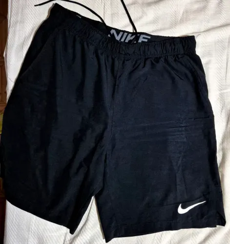 Bermuda treino academia Nike preta