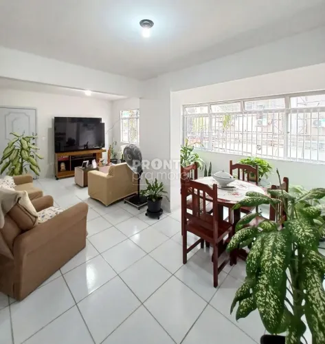 Apartamento com 3 quartos em Espinheiro