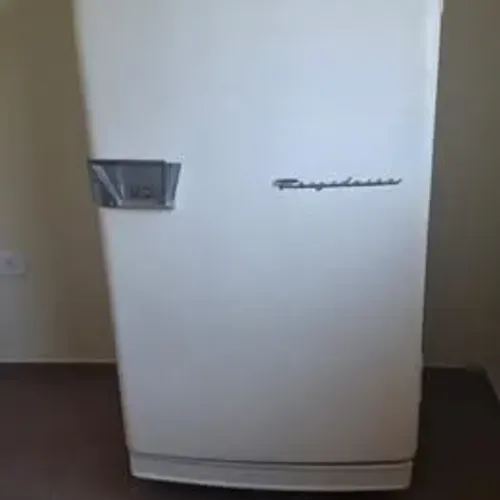 Geladeira antiga decada 50/60