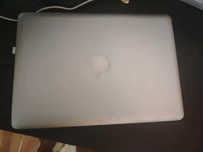 MacBook Pro 13 (2010) - SSD e Bateria Nova