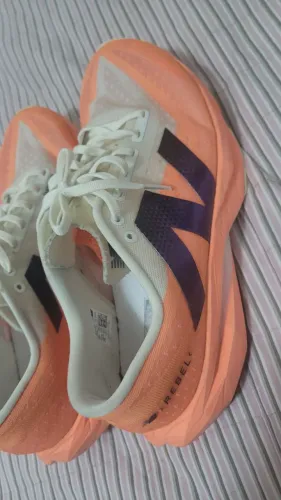 Tênis New Balance Fuelcell Rebel