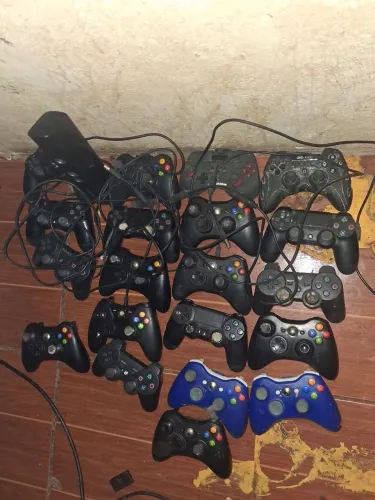Lote de controles precisando de reparos