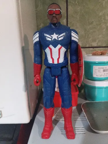 Boneco capitao america(sam Wilson)30cm