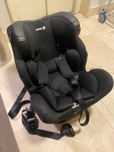 Cadeirinha de carro Multifix da Safety 1st