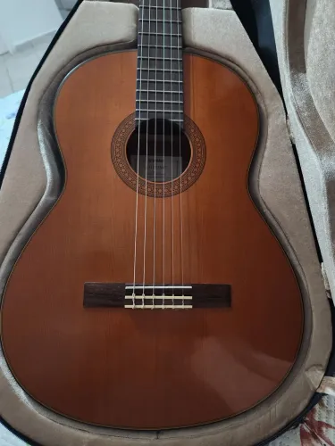 Violão Acústico Yamaha CG 122 MC + Case + suporte Hércules 