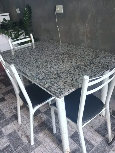 Mesa de mármore