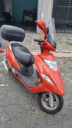 Burgman 2019 injetada laranja