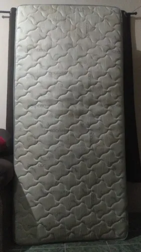 Cama box solteiro de mola.
