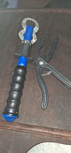 Alicate de contenção com balança e alicate de pesca