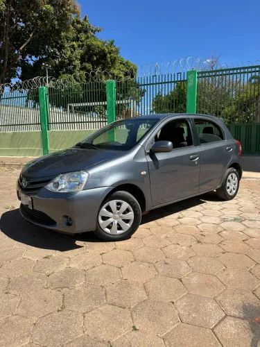 Toyota Etios XS 1.3 Flex 16V 5P Mec. 2013