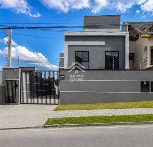 Sobrado à venda no bairro Tingui - Curitiba/PR