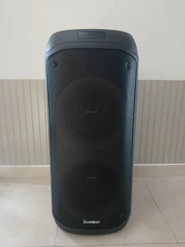 Caixa de Som Bomber Party 1250 Seminova - Potente e Conservada