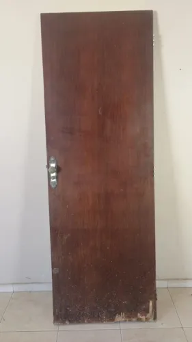 Porta de Madeira - 0,72 X 2,10 - para Banheiro - Com batente