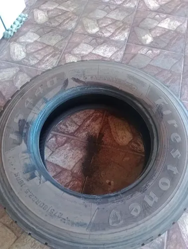 Pneus 275 Firestone recapado